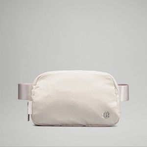 White lululemon belt bag NEW